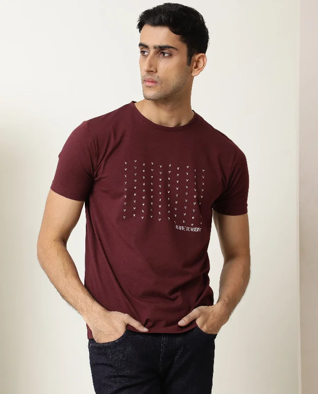 Men's Shirts with Appliquéd SleevesRare Rabbit Men's Jitter Maroon Cotton Lycra Fabric Crew Neck Half Sleeves Regular Fit Graphic Printed Logo T-Shirt Men's Shirts with Appliquéd SleevesRare Rabbit Men's Jitter Maroon Cotton Lycra Fabric Crew Neck Half Sleeves Regular Fit Graphic Printed Logo T-Shirt