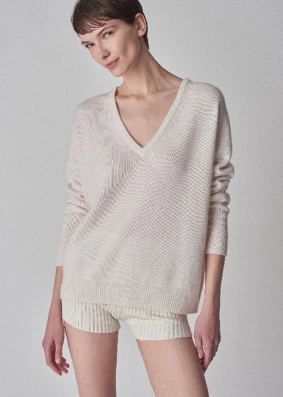 Men's Sweaters with Zip-Up CollarsV-Neck Sweater In Cashmere - Ivory