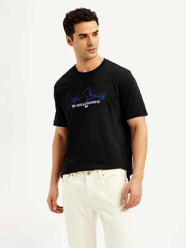 Men's Shirts with Moisture-Wicking FabricMen's Typographic Print Crew Neck T-Shirt