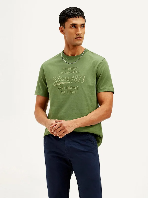 Men's Shirts with Patch PocketsMen's Typography Crew Neck T-shirt