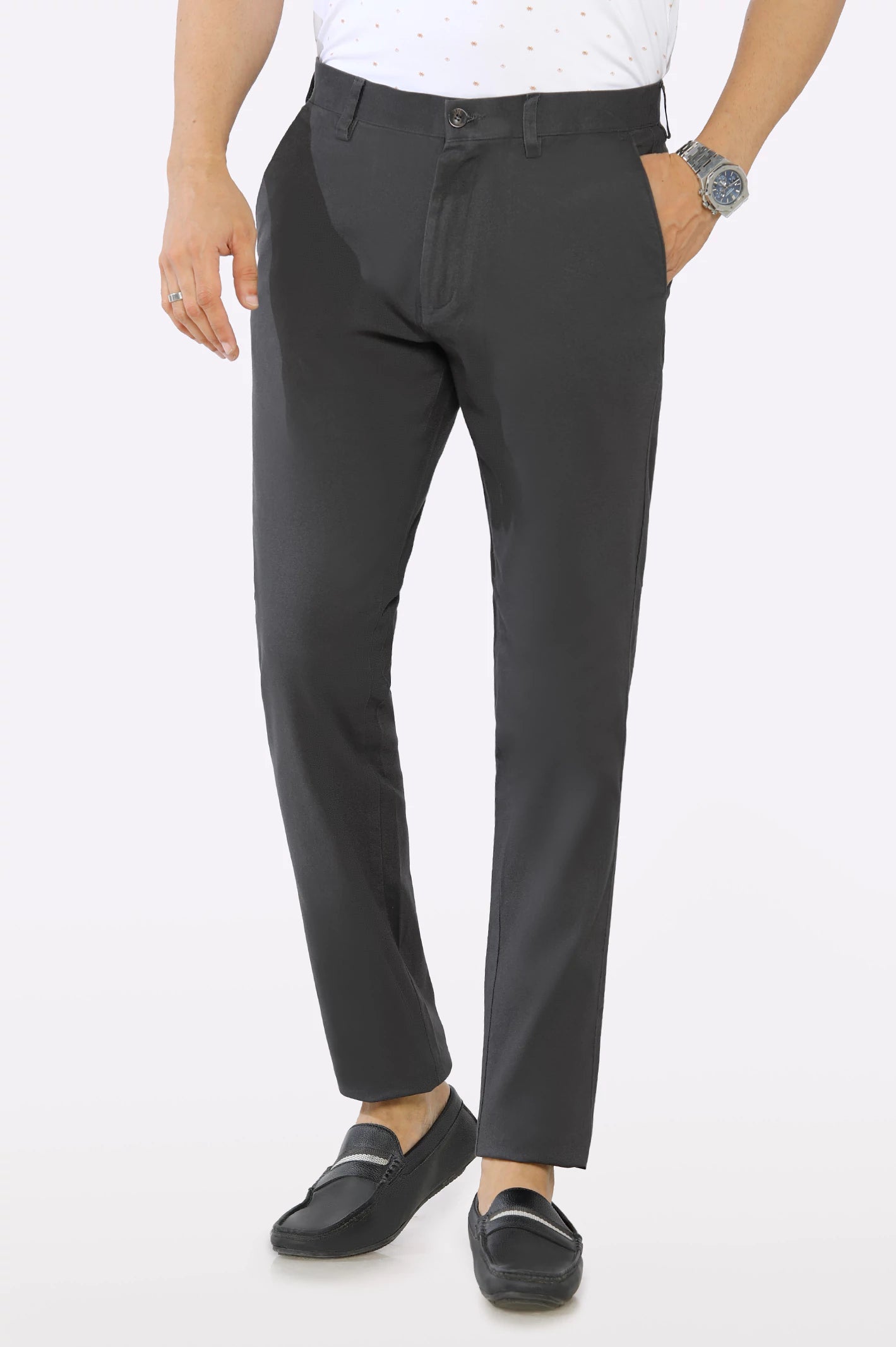 Relaxed-Fit Men's JeansCharcoal Smart Fit Cotton Chino