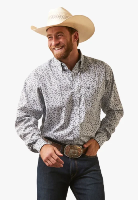 Men's Hunting Shirts for Camouflage and ComfortAriat Mens Wrinkle Free Fortune Classic Long Sleeve Shirt