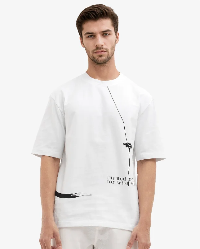 Men's Three-Quarter Sleeved TopsRare Rabbit Articale Men's Cody White Cotton Fabric Crew Neck Oversized Fit Graphic Print T-Shirt
