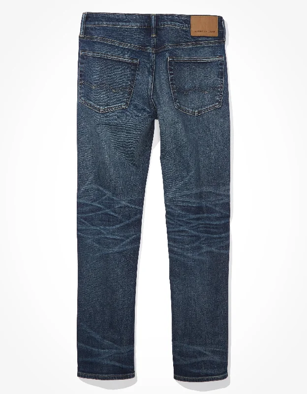 Comfortable Men's JeansAE AirFlex+ Relaxed Straight Jean